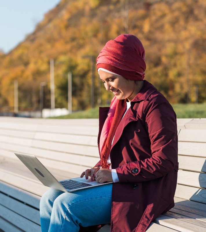 Arab Woman Freelancer Working On Laptop At Public 2023 11 27 05 18 29 Utc 3